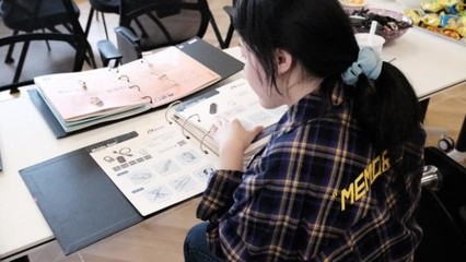 服裝學院師生赴浙江理工大學多耐福校外教學實踐基地考察時尚輔料行業與教具銷售